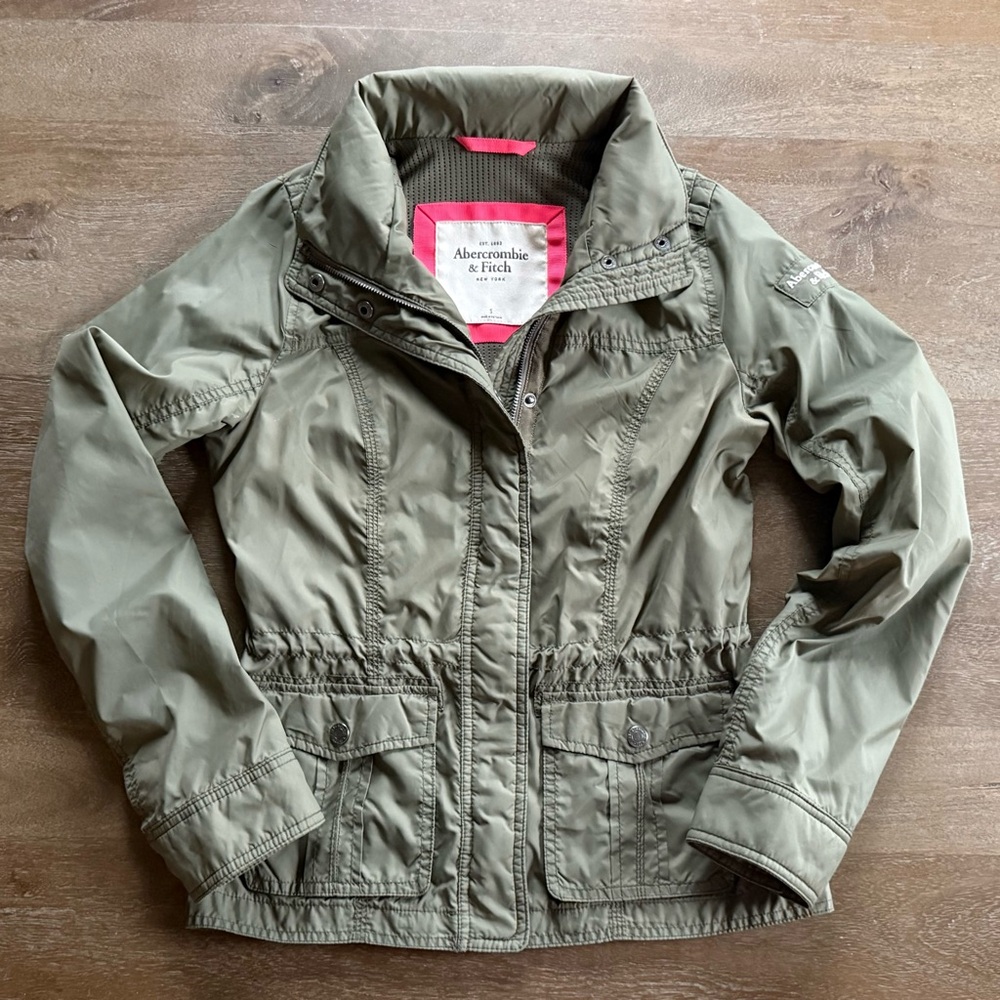 🧸 A&F | LIKE NEW • Army Green Lightweight Jacket